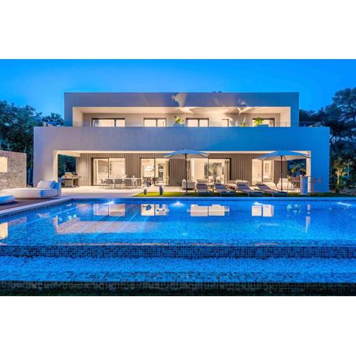 Gotmar Beach Is A Modern