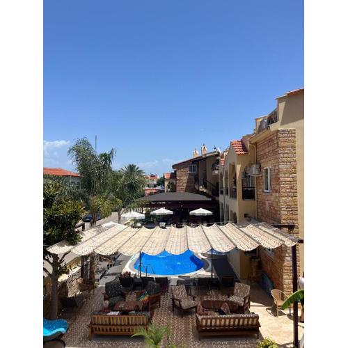 Gözdem Apart