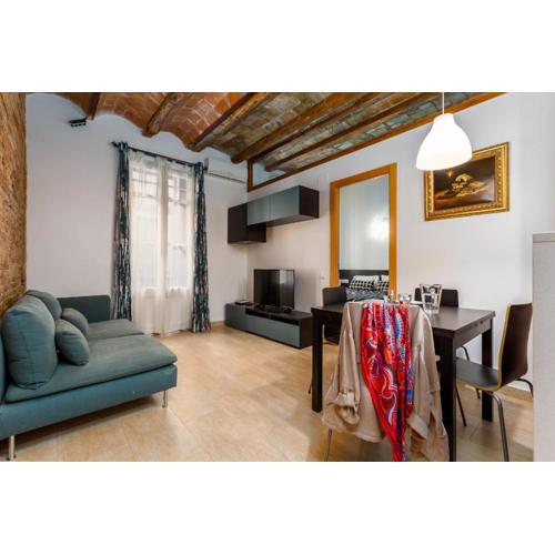 Gracia Gem Ac, Near Fontana Metro, Hipster Haven