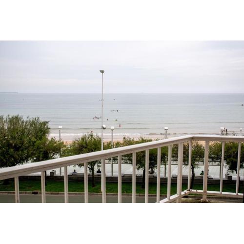 GRAN APARTAMENTO EN PRIMERA LINEA DE PLAYA