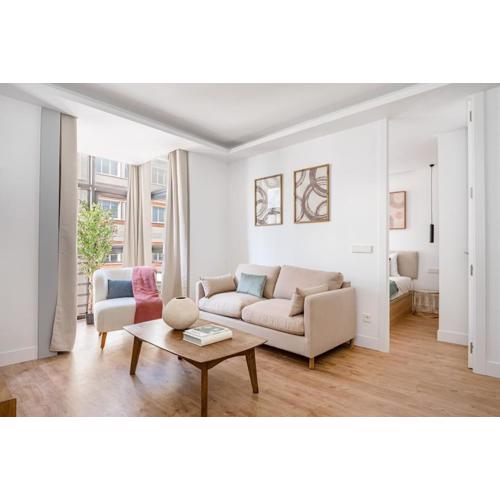 Gran Via VII calle Jacometrezo 2BR 2BH