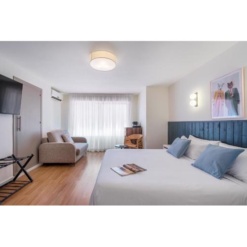 Granada Suites by Olala Homes