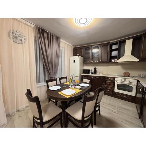 GRAND APARTMENT BOGORIDI - top center near to sea and sea garden