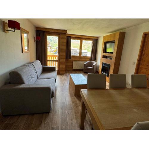 Grand appartement ski aux pieds, orientation sud avec piscine, wifi et animaux admis - FR-1-181-2815