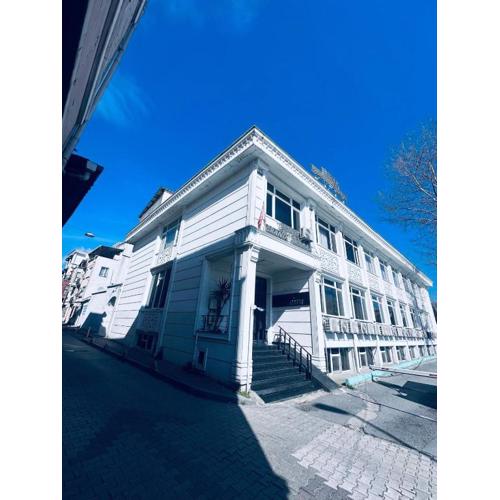 Grand Ararat Hotel