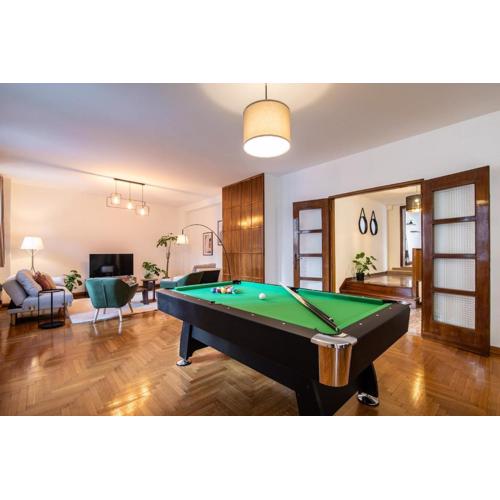 Grand Billiard Exclusive Home