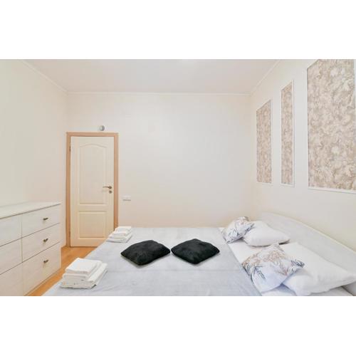 Grand Central Elegance - 2BR