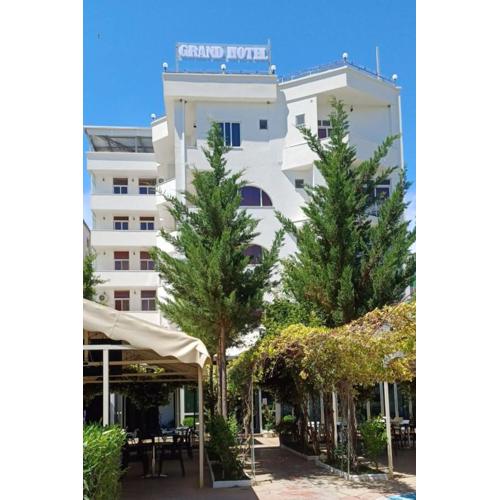 GRAND HOTEL eae