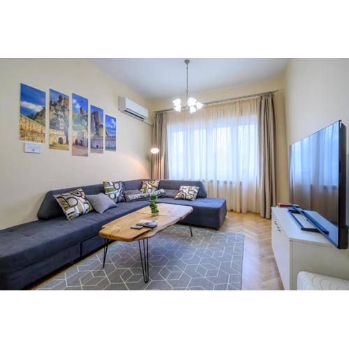 Grand Luxury Condo by NDK and National Stadium with Free Parking