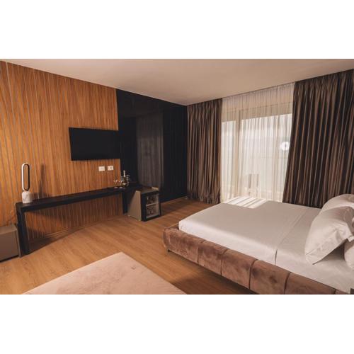 Grand Mirage