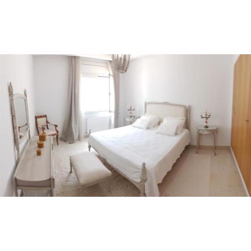 Grand, moderne et élégant Appartement 2 chambres à La Marsa Plage