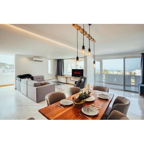 Grand Sea View Apartment 3\