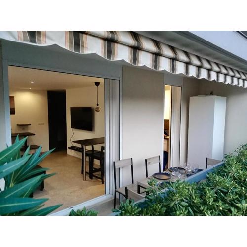 Grand studio Standing avec terrasse et parking