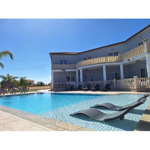 Grand villa Lynn seaview Ayia Napa