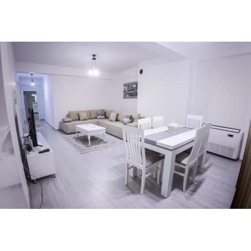 GRANDE APARTMENT KORCE