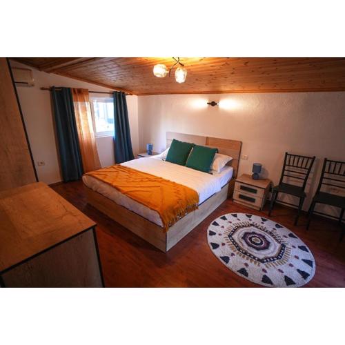 Grandpa House-Attic App 4
