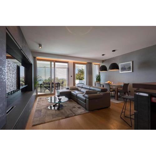 Gray Pearl - Luxury Apartment With Pool