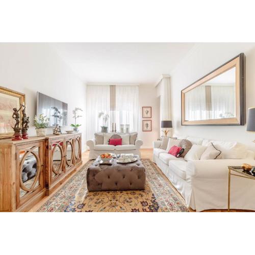 Graziella, LUXURY APARTMENT 2 bedrooms, Terrace and Private Parking downtown Lucca