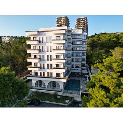 GREAT WHITE HOTEL
