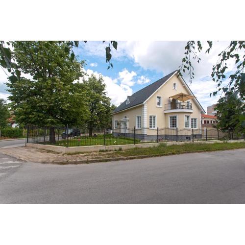 Green Hill Guest House