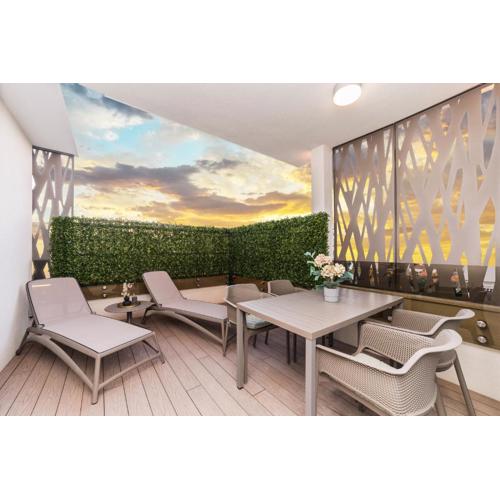 Green Sky Luxury Penthouse Apartment