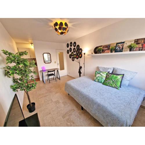 GregBnb - Studio Design 25m2 - Ascenseur - WiFi - 10Min Gare