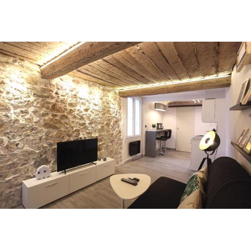 GregBnb - T2 Ancien et moderne - PARKING INCLUS - 15min Gare
