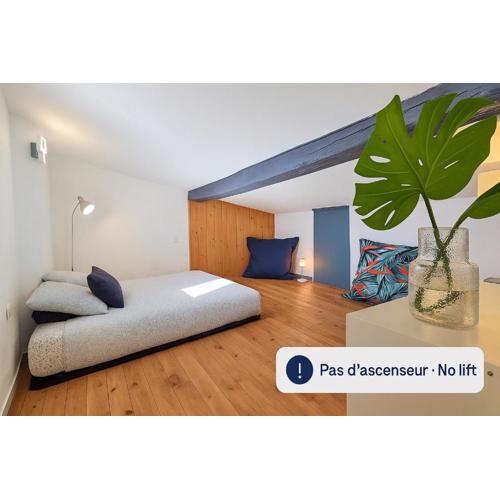GregBnb - T2 CLIMATISÉ Mezzanine - Atypique - Centre Ancien - 5e etage sans ascenseur