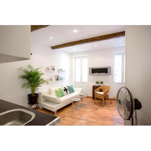 GregBnb - T2 Cosy et design - PARKING INCLUS - WiFi - 15min Gare