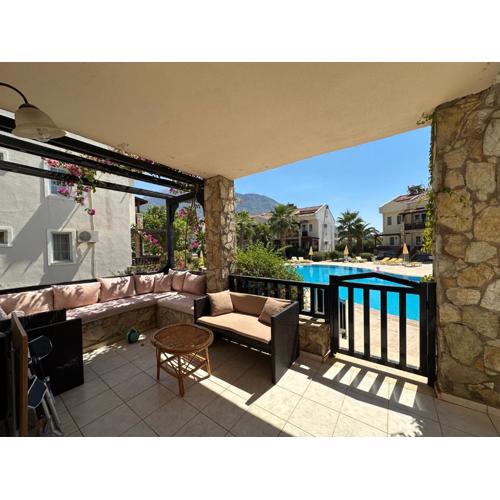GRENA DELUX Pool Side