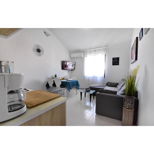 Große Wohnung in Umag mit Grill und Garten