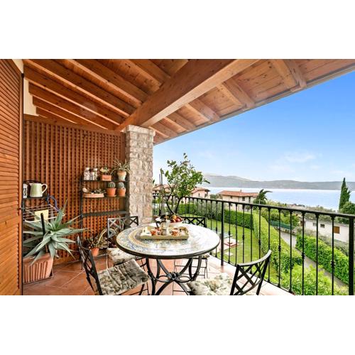 Grotten Loft with lake view & pool - Happy Rentals