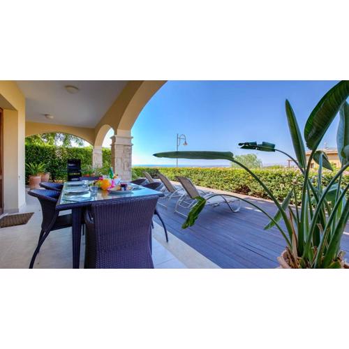 Ground floor Apartment Anthos with Beautiful Sea Views on Aphrodite Hills Resort
