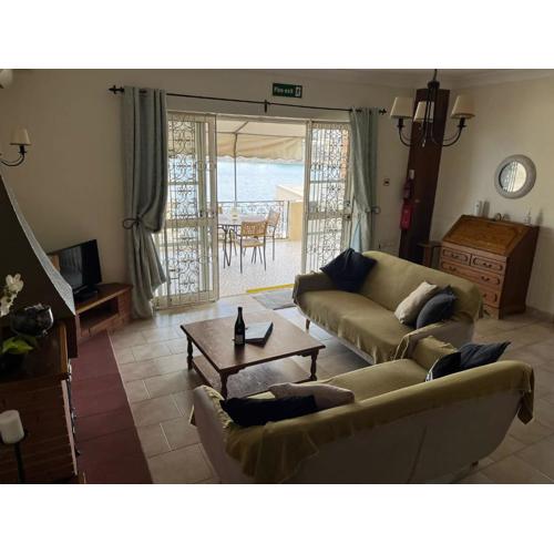 Groundfloor Apartment By The Sea, Fabulous Views