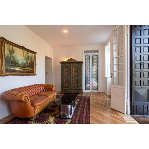 Guest Host - Stylish and bright apartment with private garden
