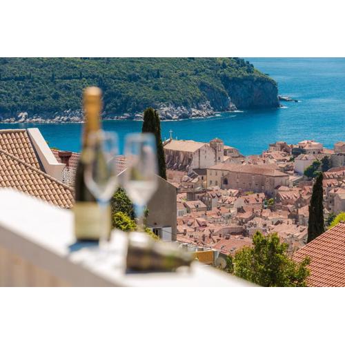 Guest house AllineedDubrovnik Choose between Double room or penthouse or studio apartments FREE PARKING
