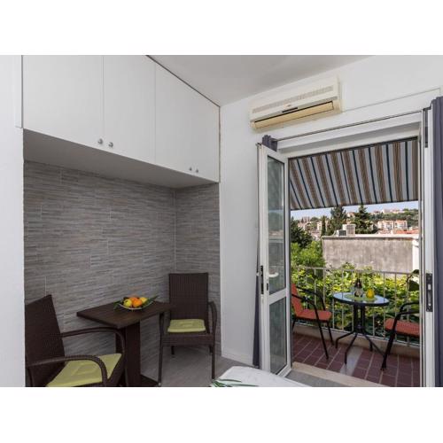 Guest House Bradas-Double Room with Shared Bathroom No3