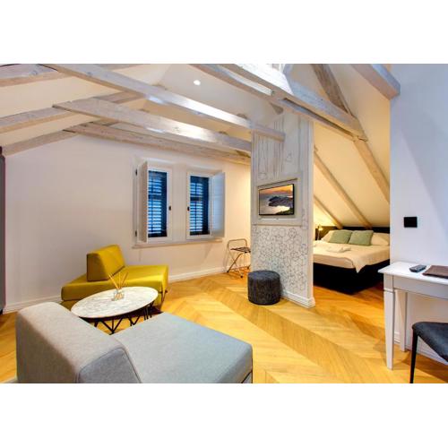 Guest House Forty-Four
