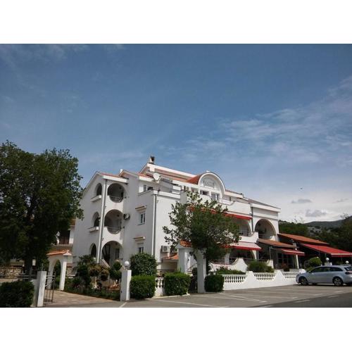 Guest house Garfild 2
