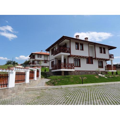 Guest House Ivanini Houses