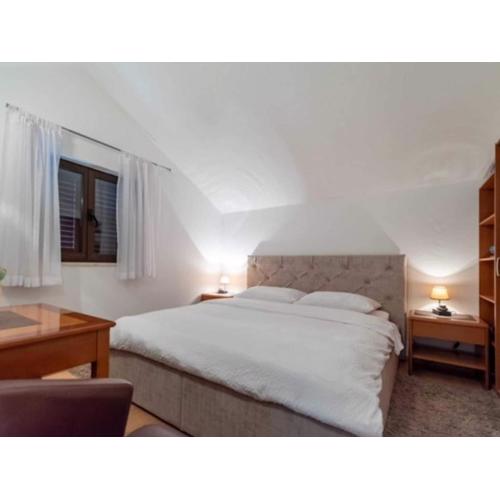 Guest House Kono - Two-Bedroom Apartment with Balcony and Sea View - Marka Gjaje Street