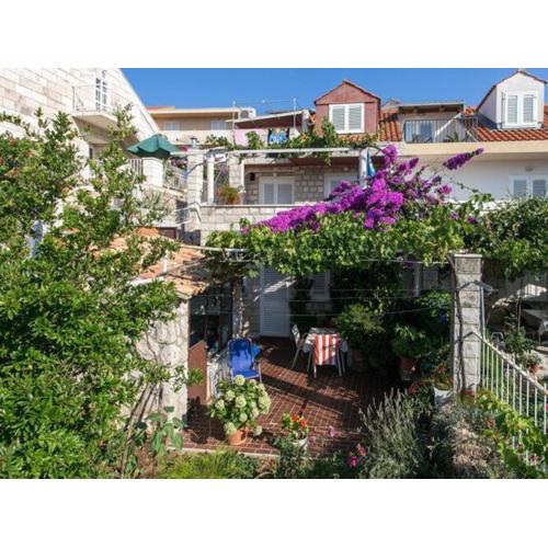 Guest House Misita - One Bedroom Apartment with Balcony and Sea View