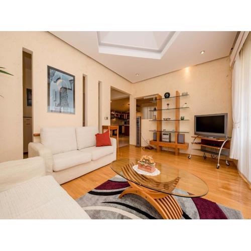 Guest House Villa Anggela - Two Bedroom Apartment with Balcony and Sea View
