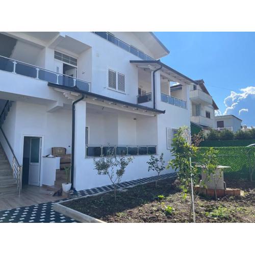 Guest House White Villa