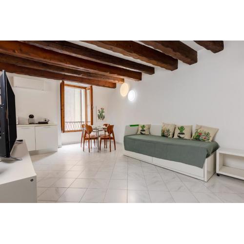 GuestHost - Comfy Studio in the Heart of Cagliari