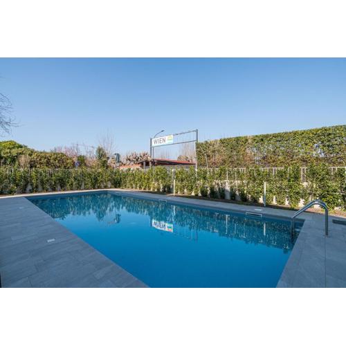 GuestHost - Flat 100m from Lake with Swimming Pool