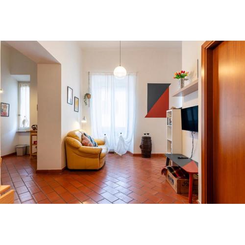 GuestHost - Livorno Central and Bright Studio!