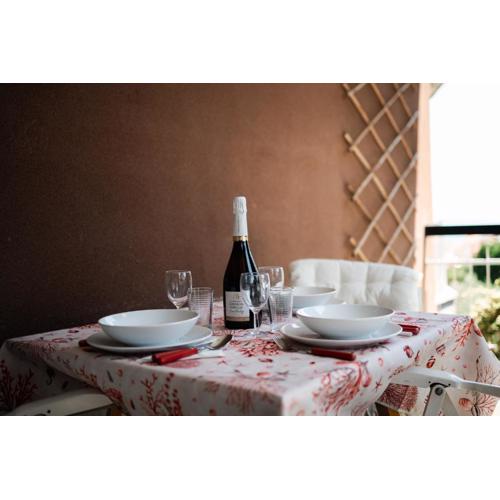 GuestHost - Seaview Apartment Sanremo with Parking