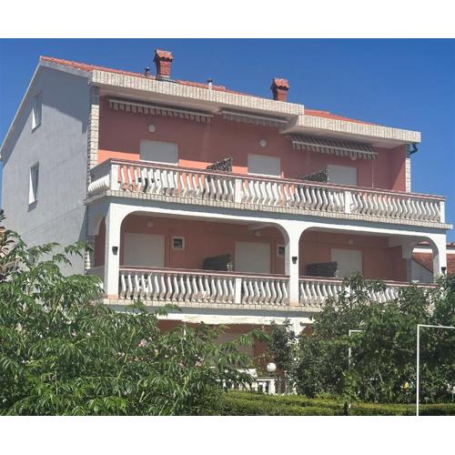 Guesthouse Mira