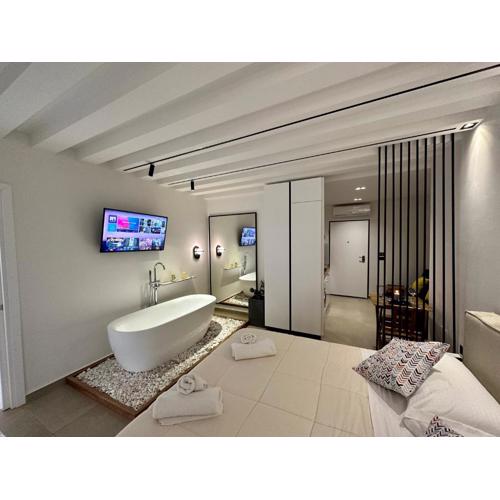 H Y P n O S E by Sea View Suites